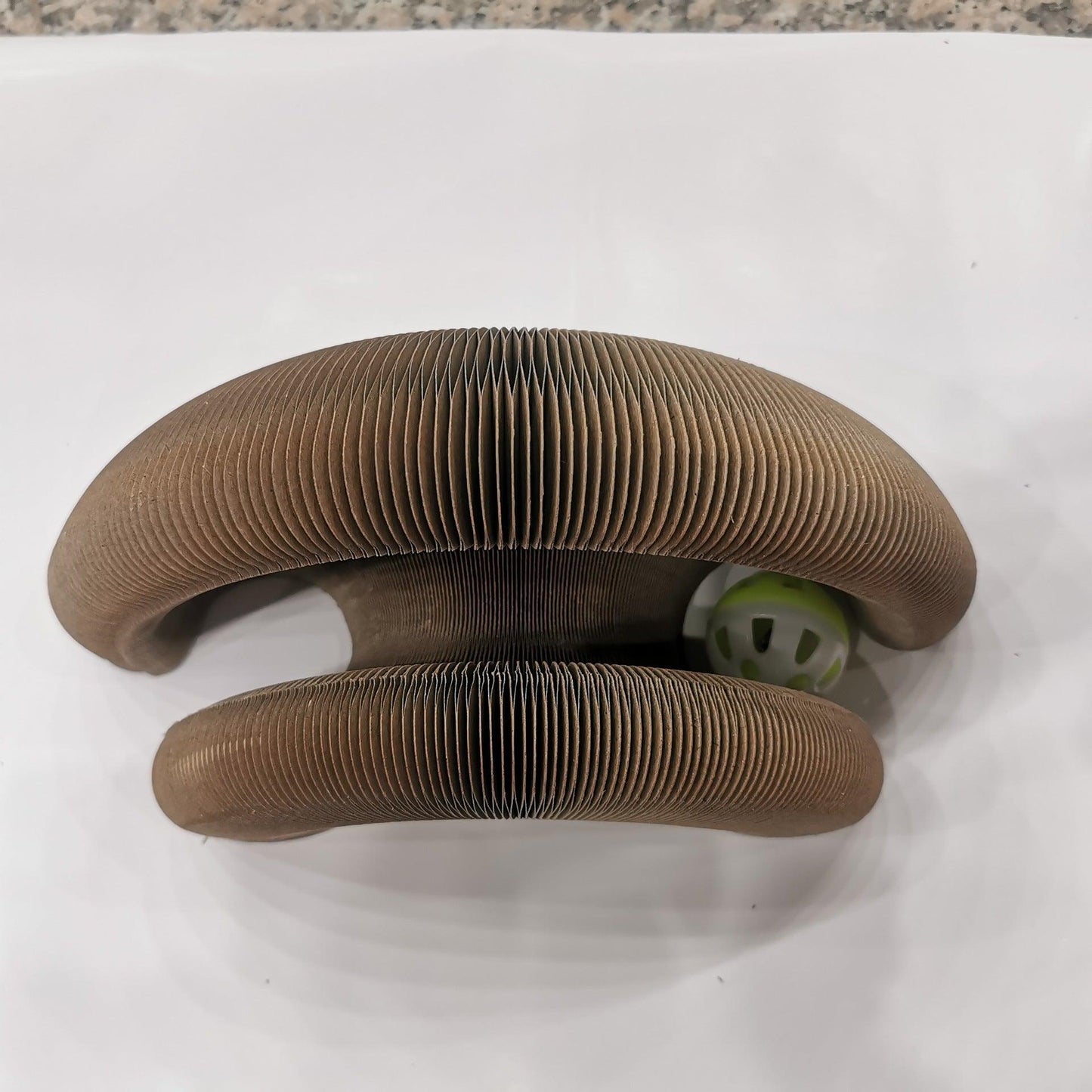 Magic Claw Haven: 2-In-1 Foldable Cat Scratcher & Play Zone